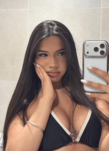 Jasmine🤍 OnlyFans — image 1 of 2