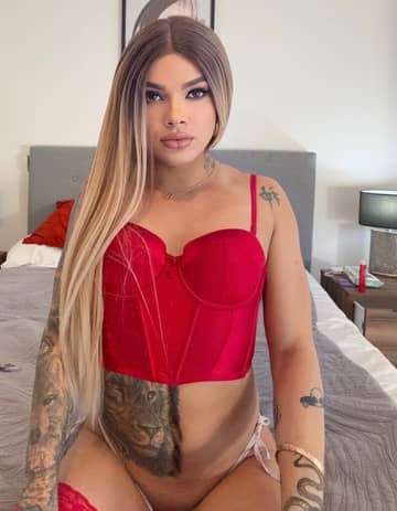 Sophia Urach OnlyFans — image 1 of 2