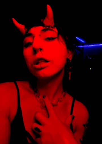 ‼️👹 Zoë Crïngcompë 🤡⁉️ OnlyFans — image 1 of 2