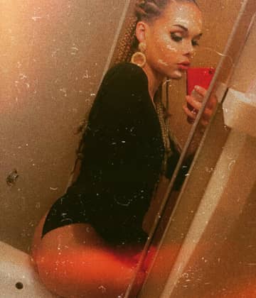 Amber Flawless TS OnlyFans — image 1 of 2