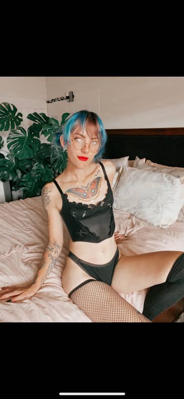 Dazey OnlyFans — image 1 of 2