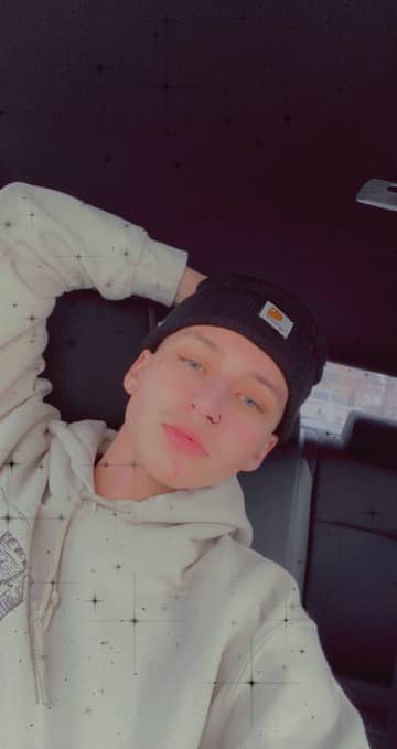 Dylan😚 OnlyFans — image 1 of 2