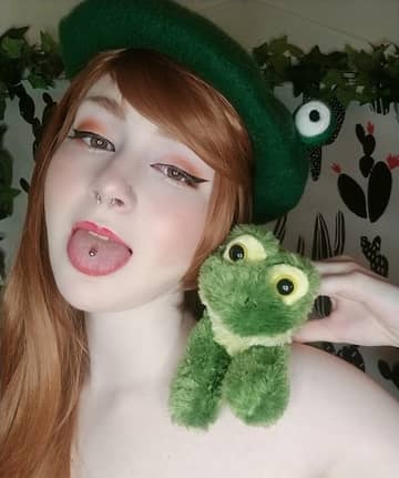 Froggy 💞 OnlyFans — image 1 of 2
