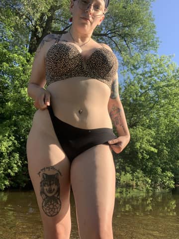 Estrella Luna OnlyFans — image 1 of 2