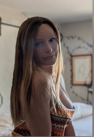MiaSchatz OnlyFans — image 1 of 2