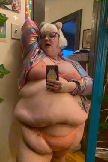 ♡ neon ♡ OnlyFans — image 1 of 2