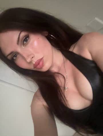 trans princess 🖤💋 OnlyFans — image 1 of 2