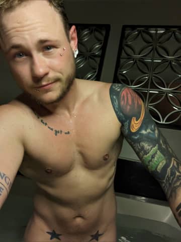 Shayne Nash OnlyFans — image 1 of 2