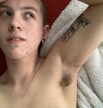 Lu OnlyFans — image 1 of 2