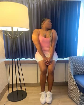 Peaches OnlyFans — image 1 of 2