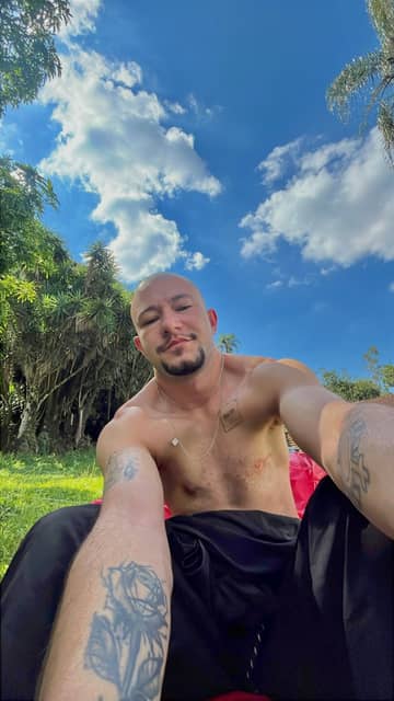 Oliver James OnlyFans — image 1 of 2