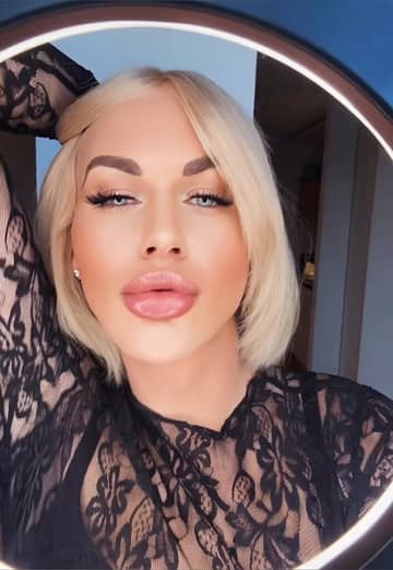 TS Candice Blonde OnlyFans — image 1 of 2