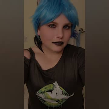 Allison Stantz 👻👻Who ya gonna ☎️?👻👻 OnlyFans — image 1 of 2