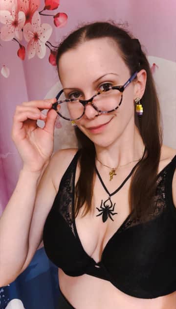 Mira Slavette OnlyFans — image 1 of 2