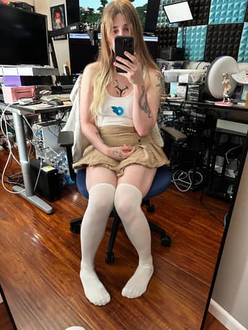 lulgirl OnlyFans — image 1 of 2