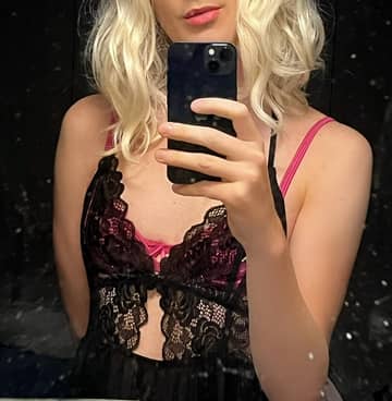 Chloe OnlyFans — image 1 of 2