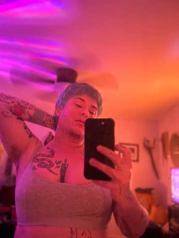 Frankie Wolf OnlyFans — image 1 of 2