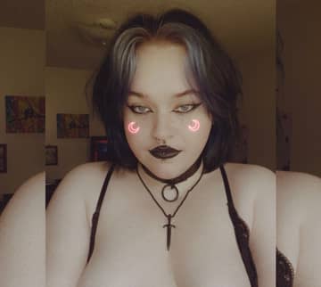 Cherry🍒 OnlyFans — image 1 of 2