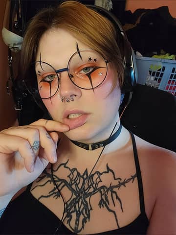Knives 🗡🗡🗡 OnlyFans — image 1 of 2