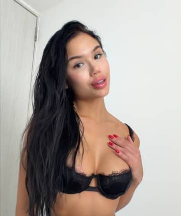 Mercedes OnlyFans — image 1 of 2