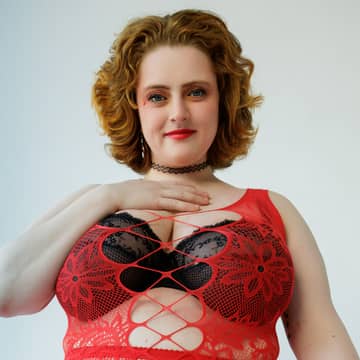 Venus deMilo OnlyFans — image 1 of 2