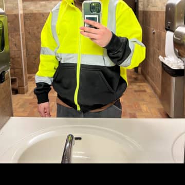 The construction worker🦺😈 OnlyFans — image 1 of 2