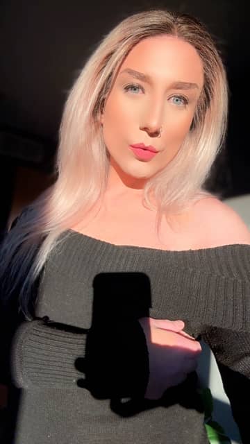 Lindsey Lee OnlyFans — image 1 of 2