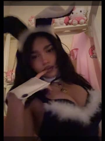 Aurora OnlyFans — image 1 of 2