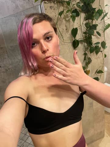 Sira💜 OnlyFans — image 1 of 2