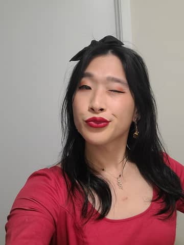 Lily OnlyFans — image 1 of 2