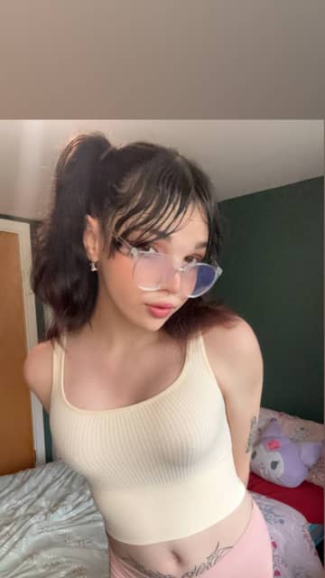 Angèle OnlyFans — image 1 of 2