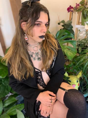 kat winter❄️ OnlyFans — image 1 of 2