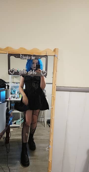 Emiri OnlyFans — image 1 of 2