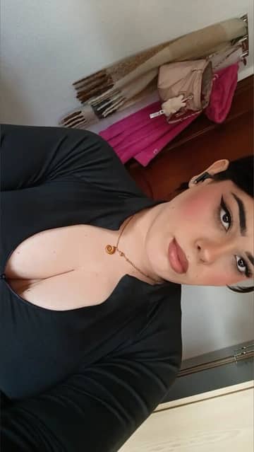 Vale OnlyFans — image 1 of 2