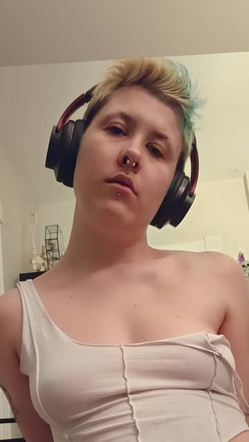 hollistwh0re OnlyFans — image 1 of 2
