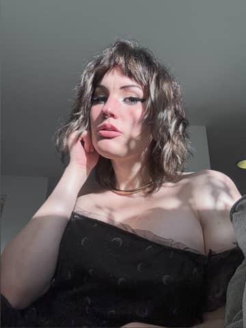 Pixie OnlyFans — image 1 of 2